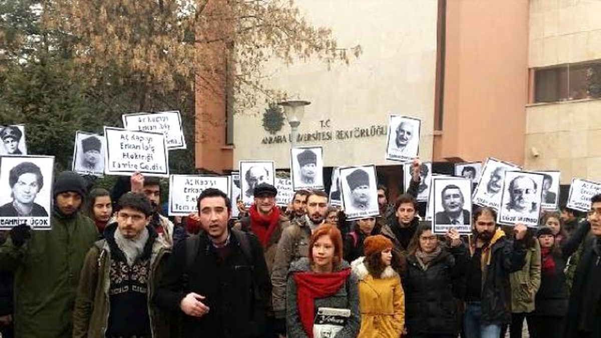 Ankara Üniversitesi Öğrencileri Rektörlüğü İşgal Etti