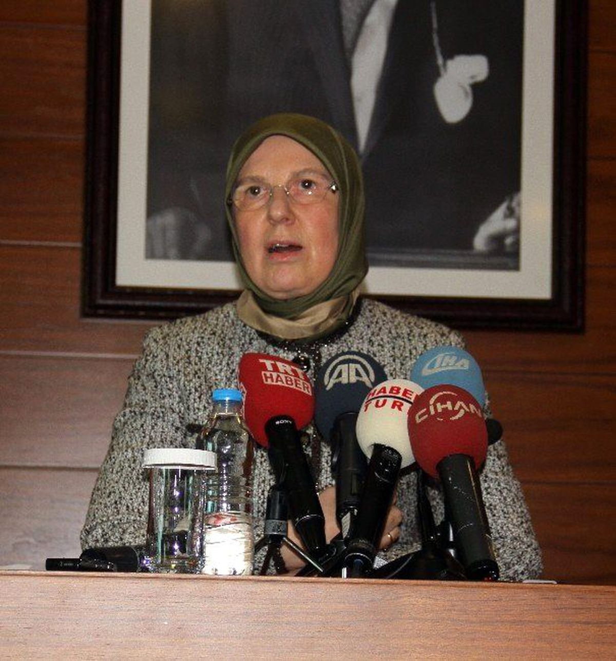 Bakan Ramazanoğlu: "Ne Bir Yasaktan Ne de Bir Yaş Sınırından Söz Etmiyorum"