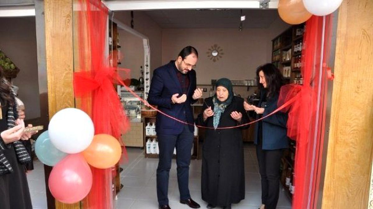 Başkan Ayaz İş Yeri Açılışı Yaptı