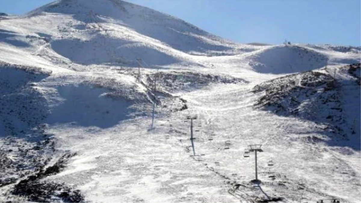 Bingöl Valisi Köşger, 15 Milyon TL\'ye Mal Olan Kayak Tesiste İnceleme Yaptı