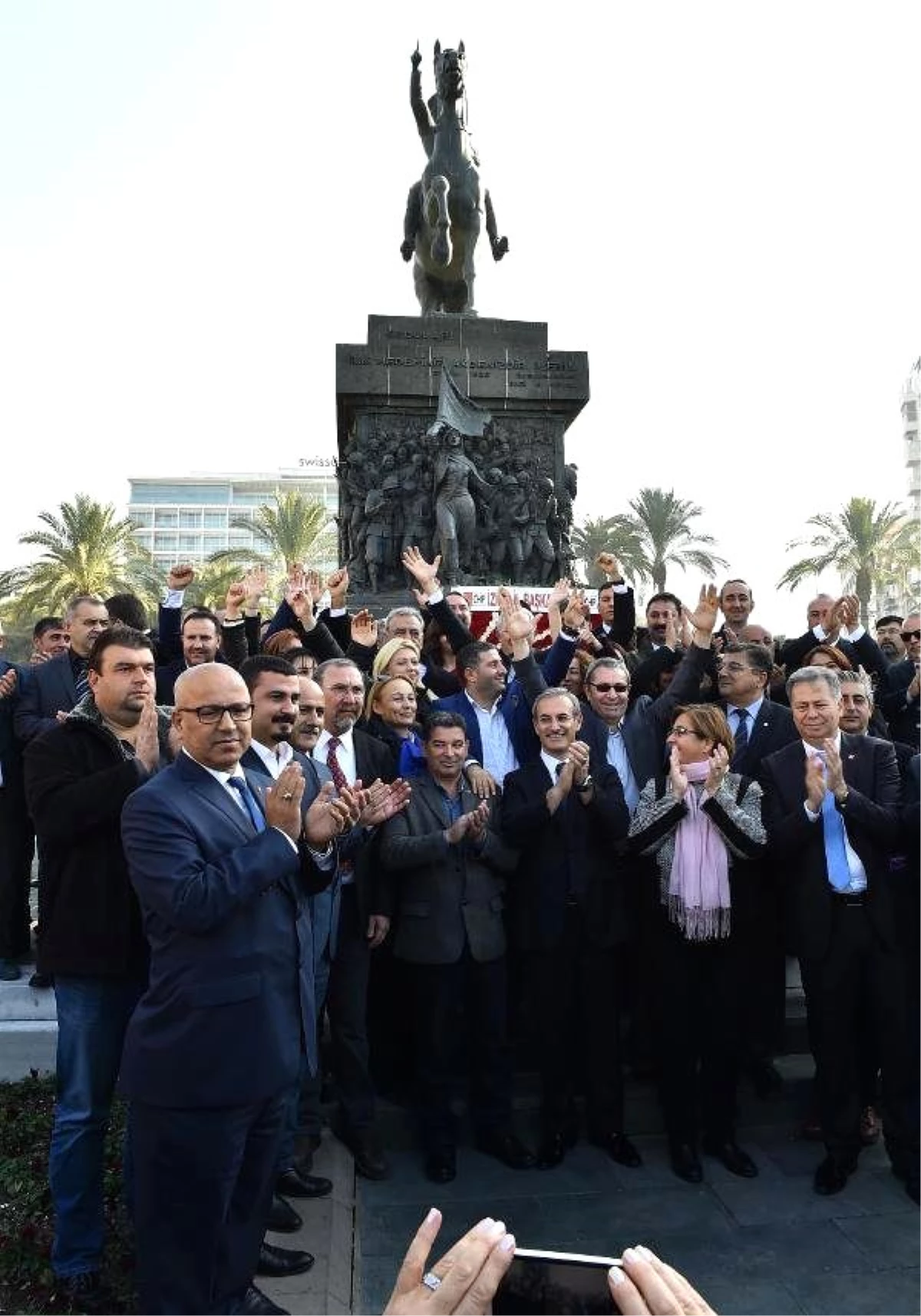 CHP İzmir\'de, Yüksel Dönemi Başladı