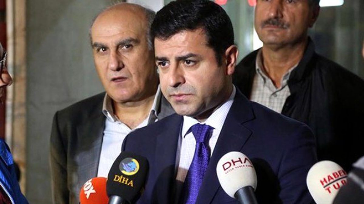 Demirtaş: Rus Uçağının Düşürülmesinin Tek Faydasını Söyleyin Özür Dileyeceğim
