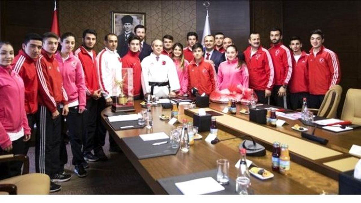 Düzceli Şampiyon Karateciler Bakan Huzurunda