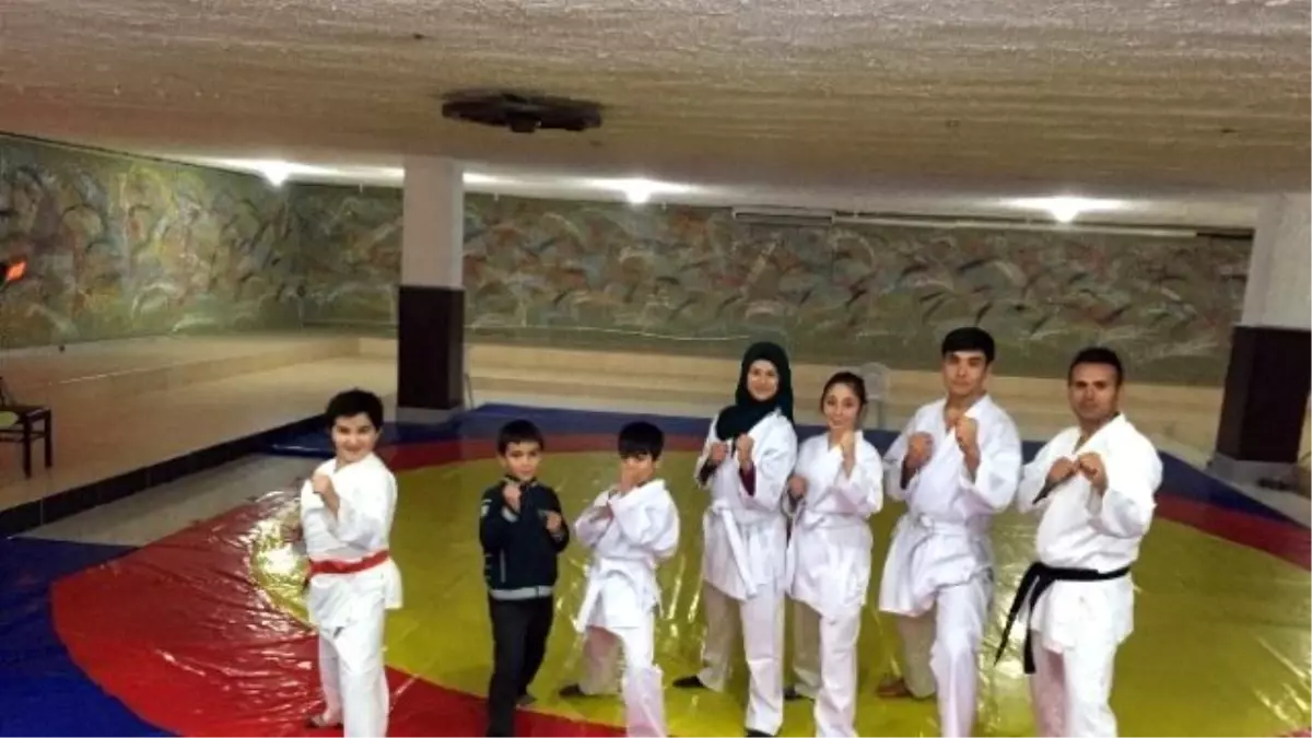 Karate Kursu İlgi Görüyor