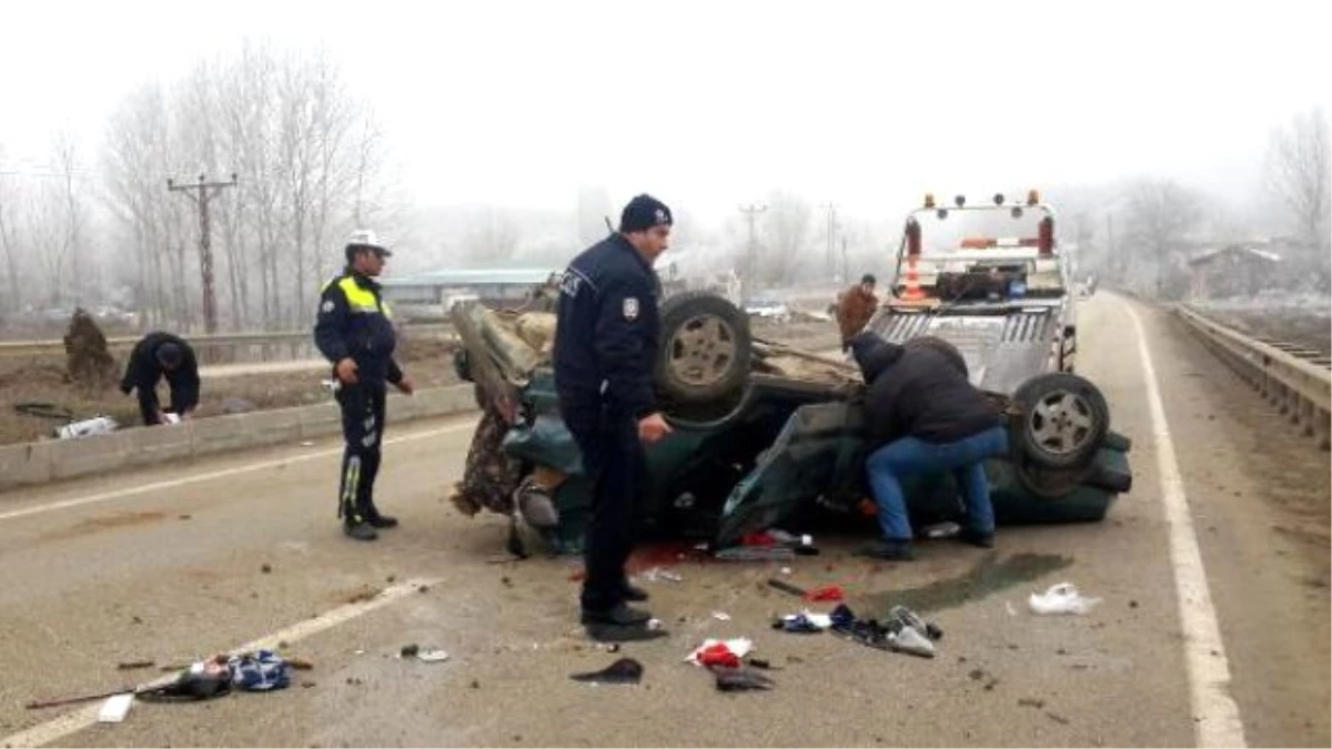 Kastamonu\'da Otomobil Takla Attı: 3 Yaralı