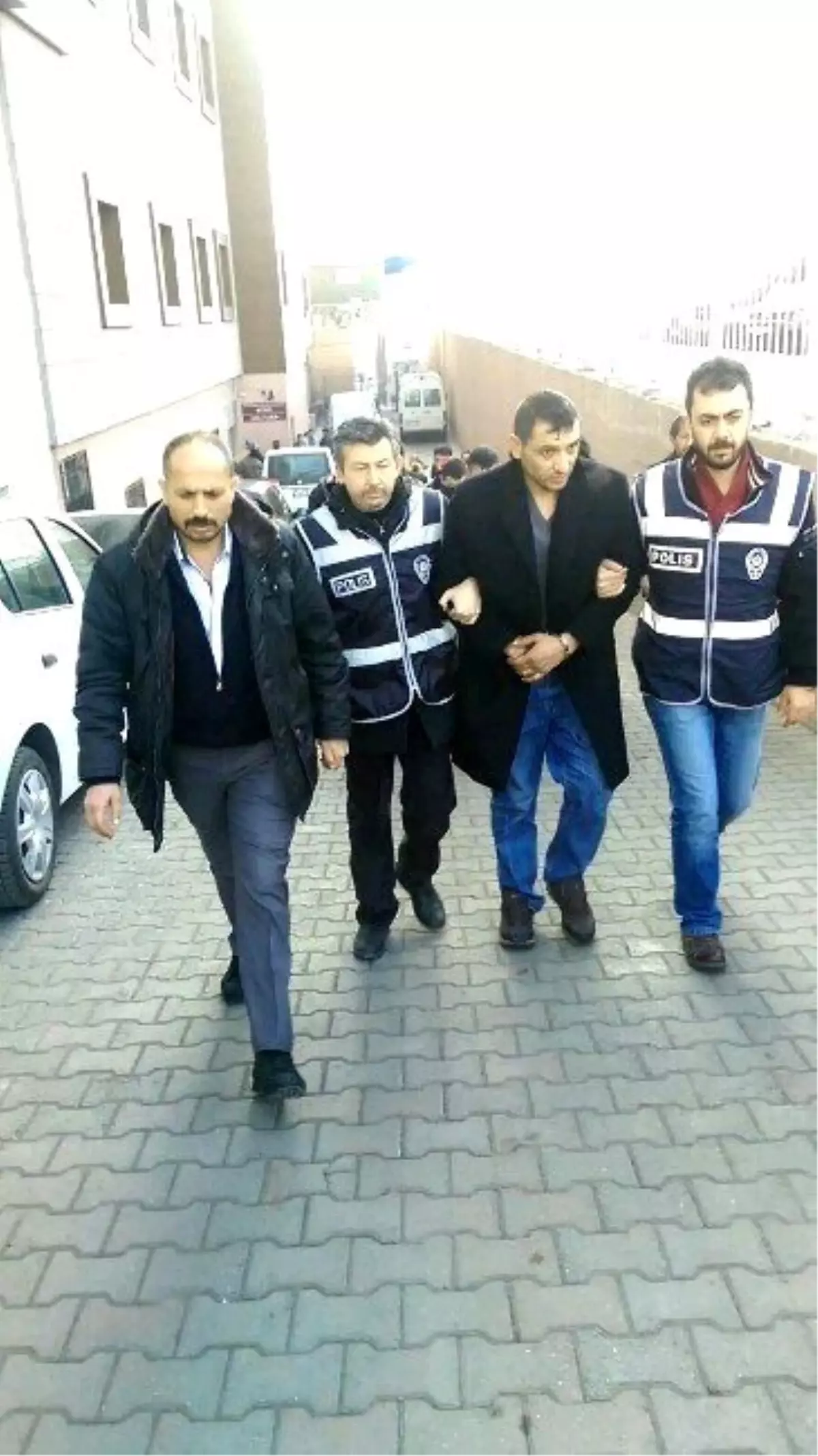 Kayseri\'deki Huzur Operasyonunda Gözaltına Alınanlar Adliyeye Sevk Edildi