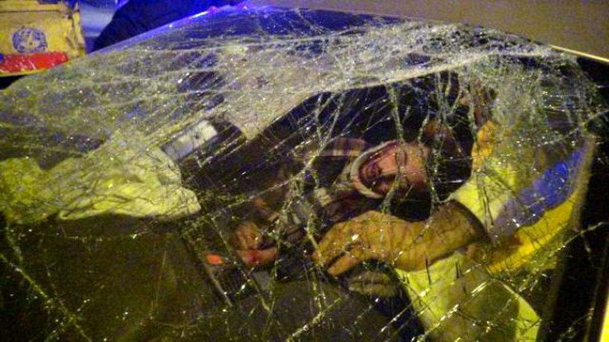 Park Halindeki Tır\'a Çarpan Otomobilde Can Pazarı