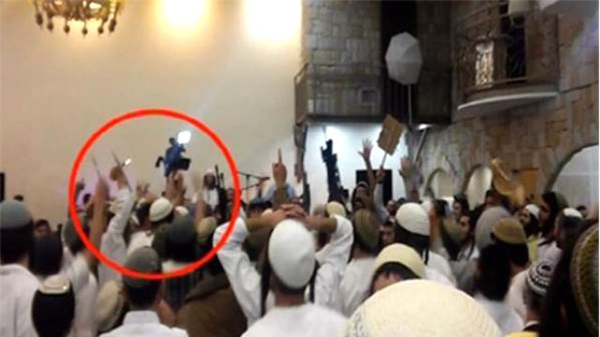 Radikal Yahudiler Filistinli Bebeğin Yakılmasını Dans Ederek Kutladılar