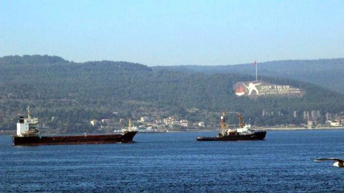 Rus Askeri Kargo Gemisi Boğazdan Geçti