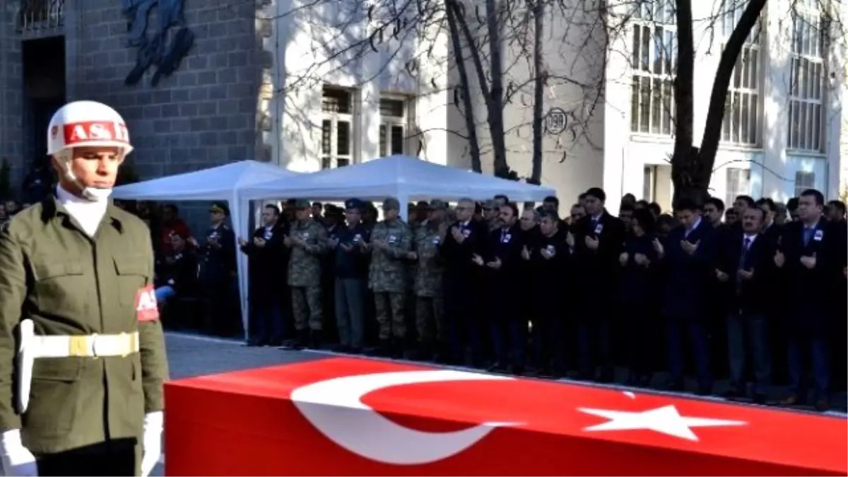 Şehit Uzman Çavuş Memleketine Uğurlandı