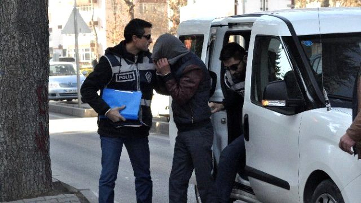 Soygun Yaptı, Patronuyla Hırsızı Aradı