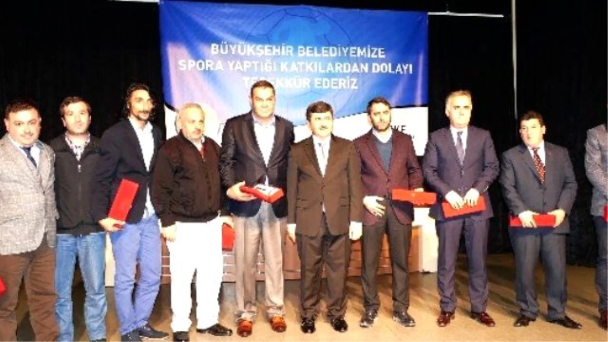 Trabzon Büyükşehir Belediyesi, Başarılı Sporcu ve Kulüpleri Ödüllendirdi