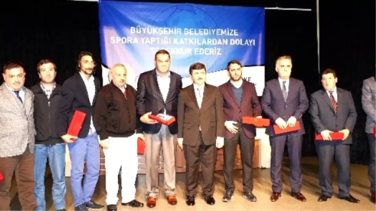 Trabzon Büyükşehir Belediyesi, Başarılı Sporcu ve Kulüpleri Ödüllendirdi