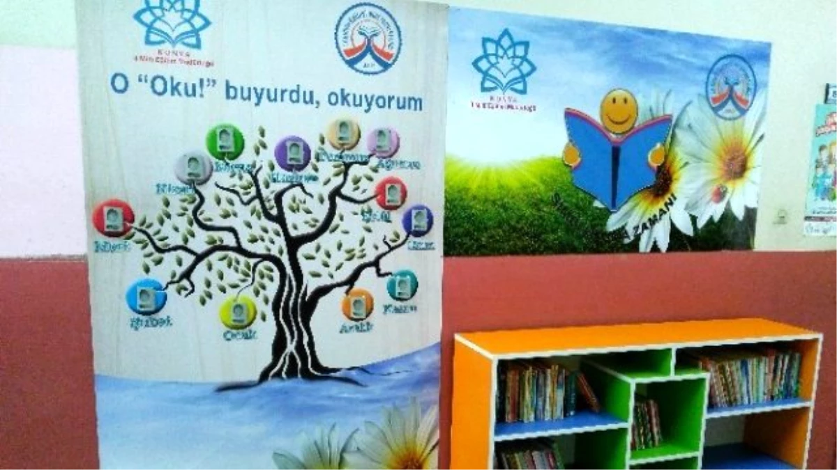 Tuzlukçu\'da Okullara Koridor Kitaplıkları Yaptııldı