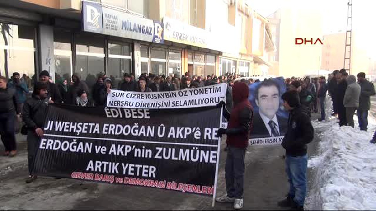 Yüksekova\'daki Yürüyüşe Polis Müdahale Etti