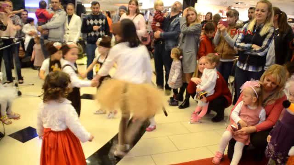 Antalya Ukraynalı Ailelerden Renkli Yeni Yıl Partisi