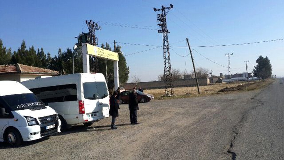Aracın Altında Kalan Lise Öğrencisi Ölümle Pençeleşiyor