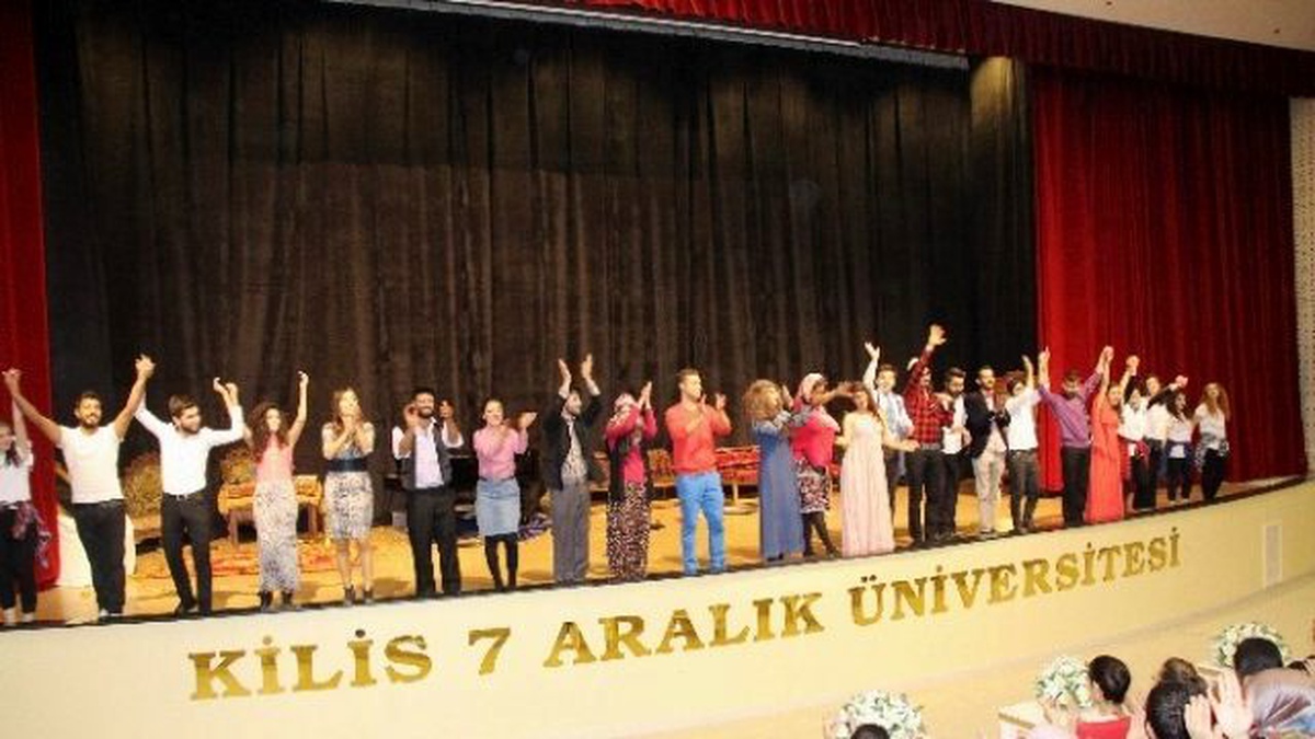 Aynalar Tiyatro Gösterisi Beğeni Topladı