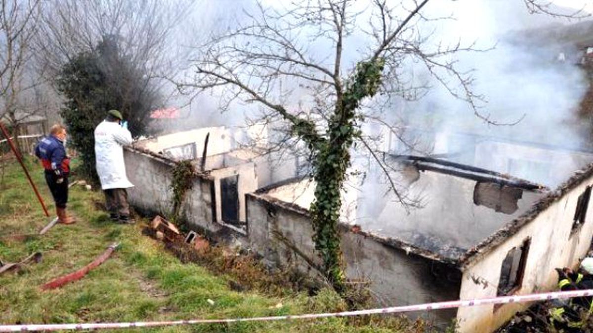 Bartın\'da Tek Katlı Ev Yandı: 1 Ölü, 1 Yaralı