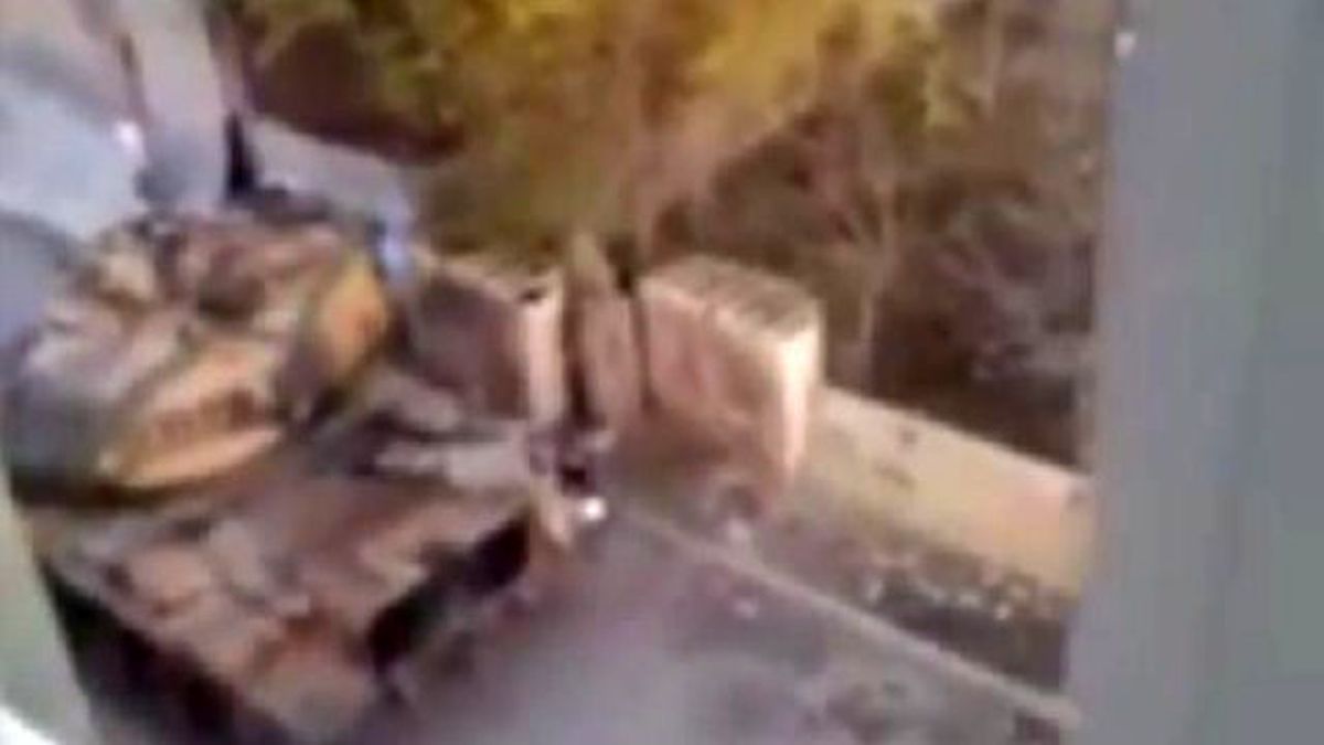 Cizre\'de Çatışmada Yaralanan Özel Harekat Polisine Asker Böyle Siper Oldu