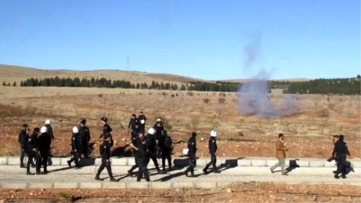 Harran Üniversitesi\'nde Çıkan Olaya Polis Müdahale Etti (2)