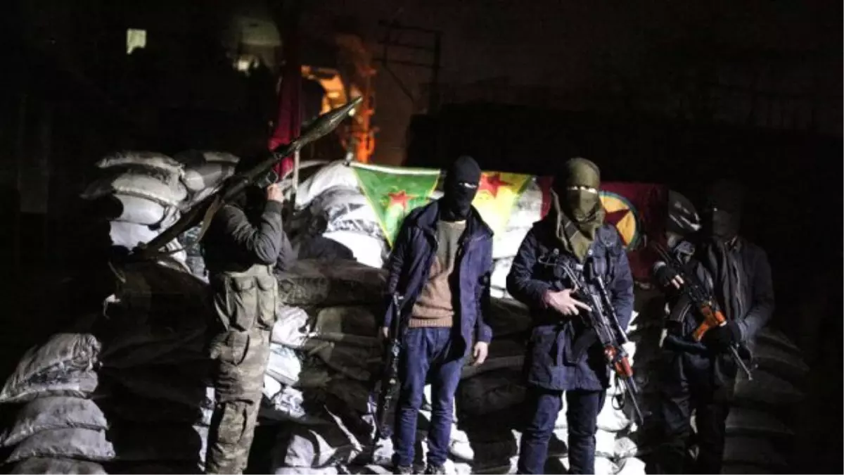 Demirtaş\'ın "Ellerinde Hafif Silahlar Var" Dediği PKK\'lılar, Ağır Silahlarla Poz Verdi