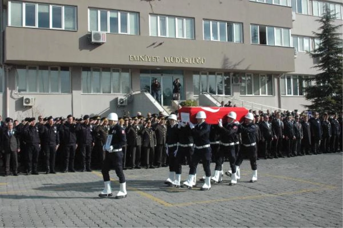 Kazada Ölen Polis Memuru, Törenle Memleketi Elazığ\'a Uğurlandı