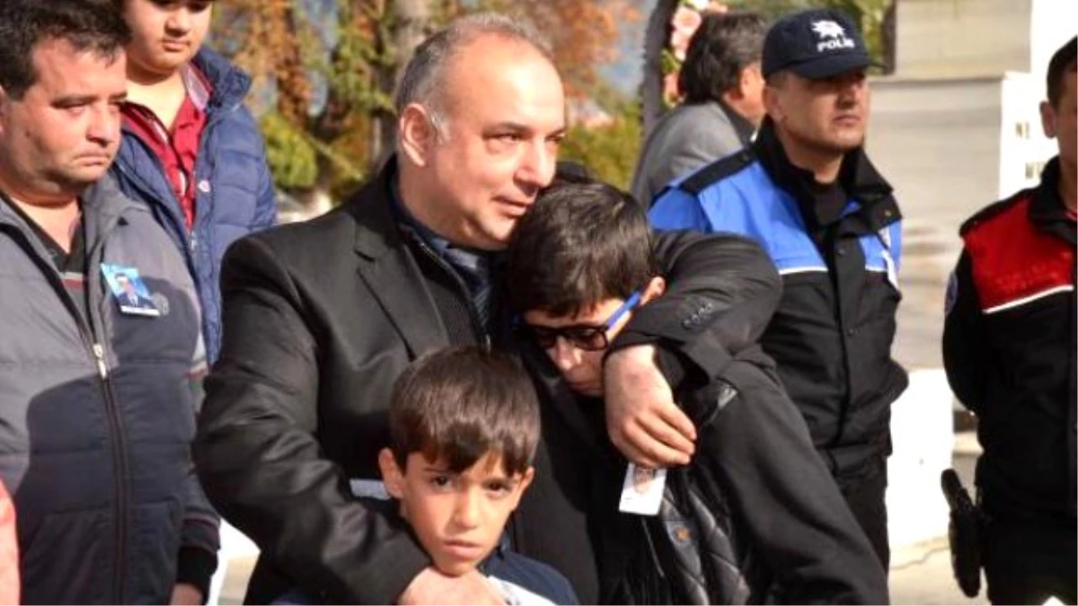 Kazada Ölen Polis Memuru, Törenle Memleketi Elazığ\'a Uğurlandı (2)