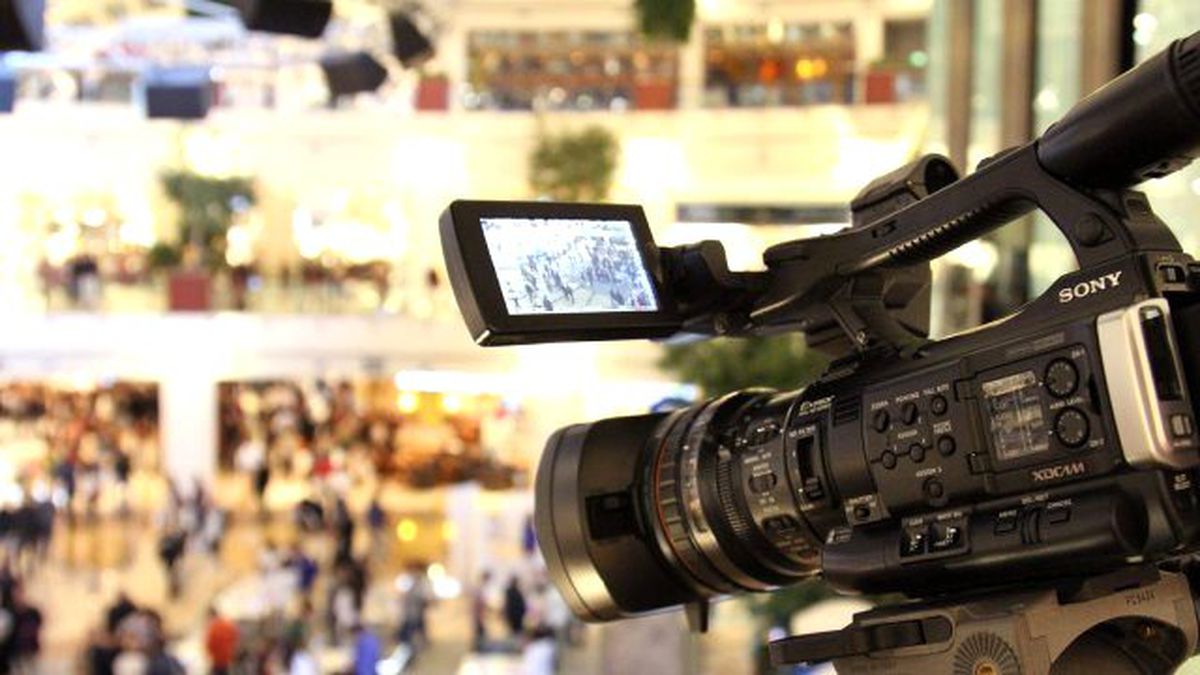 Yan Dairedeki Kızları Kamerayla İzleyen Röntgenci Gözaltına Alındı