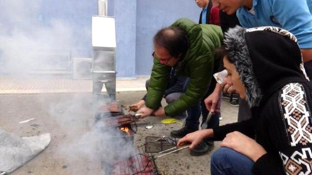 Okul Bahçesinde Mangal Partisi