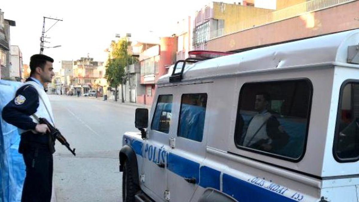 Patlayıcının Birini Patlatıp Diğerini Çöpe Tuzakladılar