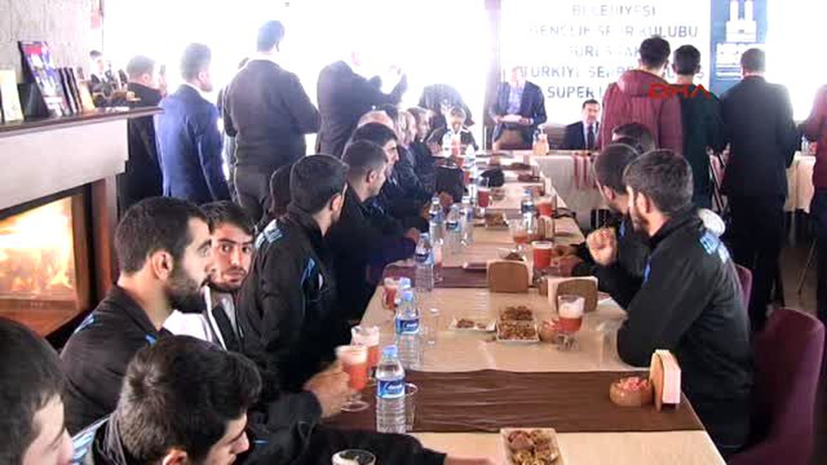 Türkiye İkincisi Güreşçilere Altın