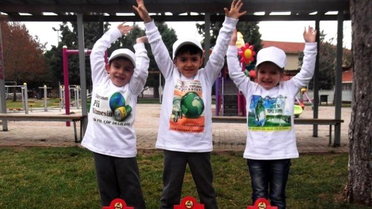 Uşak\'ta Çevreci Miniklerden Belediye Ziyareti