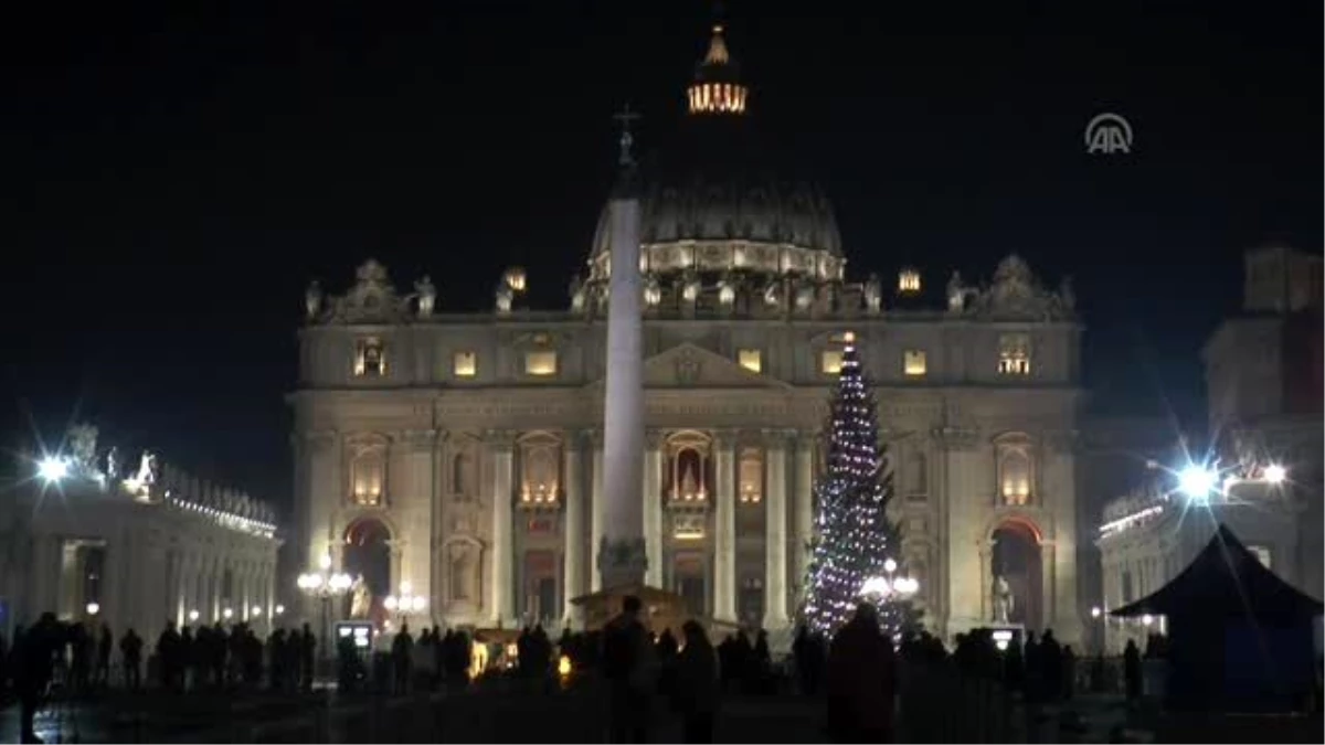 Vatikan\'da Noel Bayramı Ayini