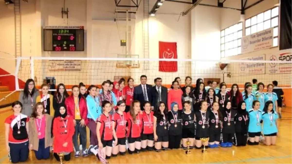 Voleybol Müsabakaları Tamamlandı