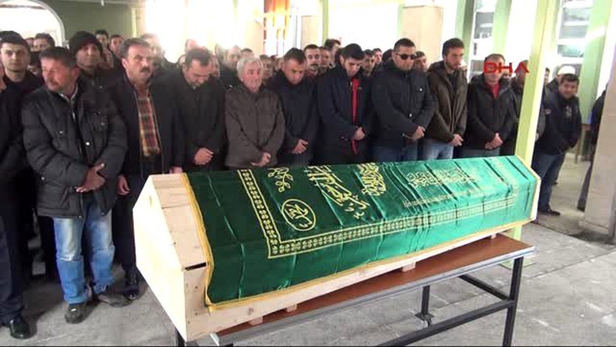 Zonguldak İstanbul\'da Öldürülen Mühendis Zonguldak\'ta Toprağa Verildi