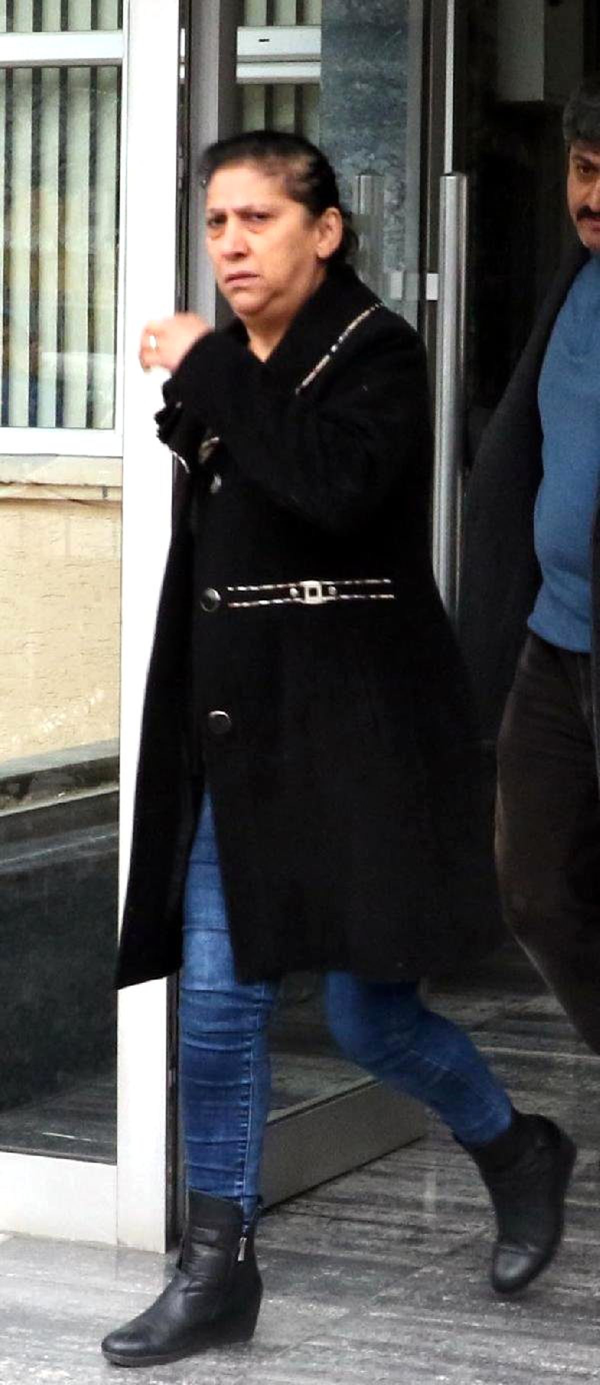 52 Yaşındaki Kadın Evinde Fuhuş Yaptırmaktan Gözaltına Alındı