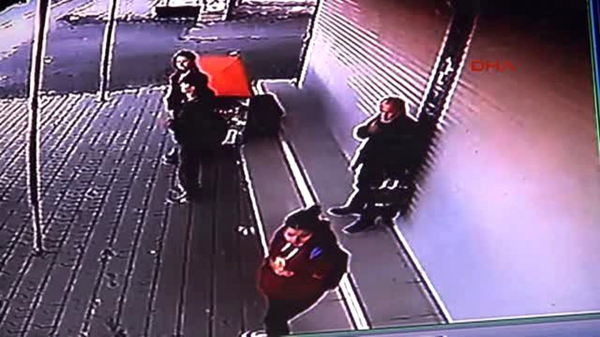 Adana'da Dolmuş Bekleyen Yaşlı Adam Aniden Öldü