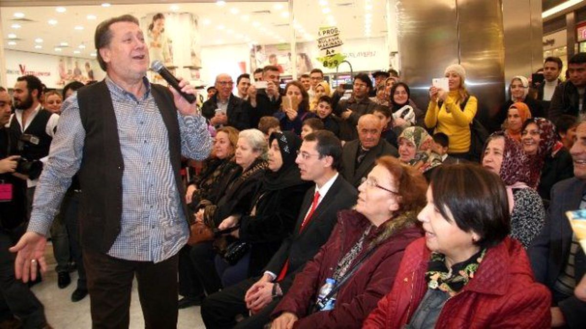 Ahmet Özhan Park Afyon Avm\'de Sevenleri ile Buluştu
