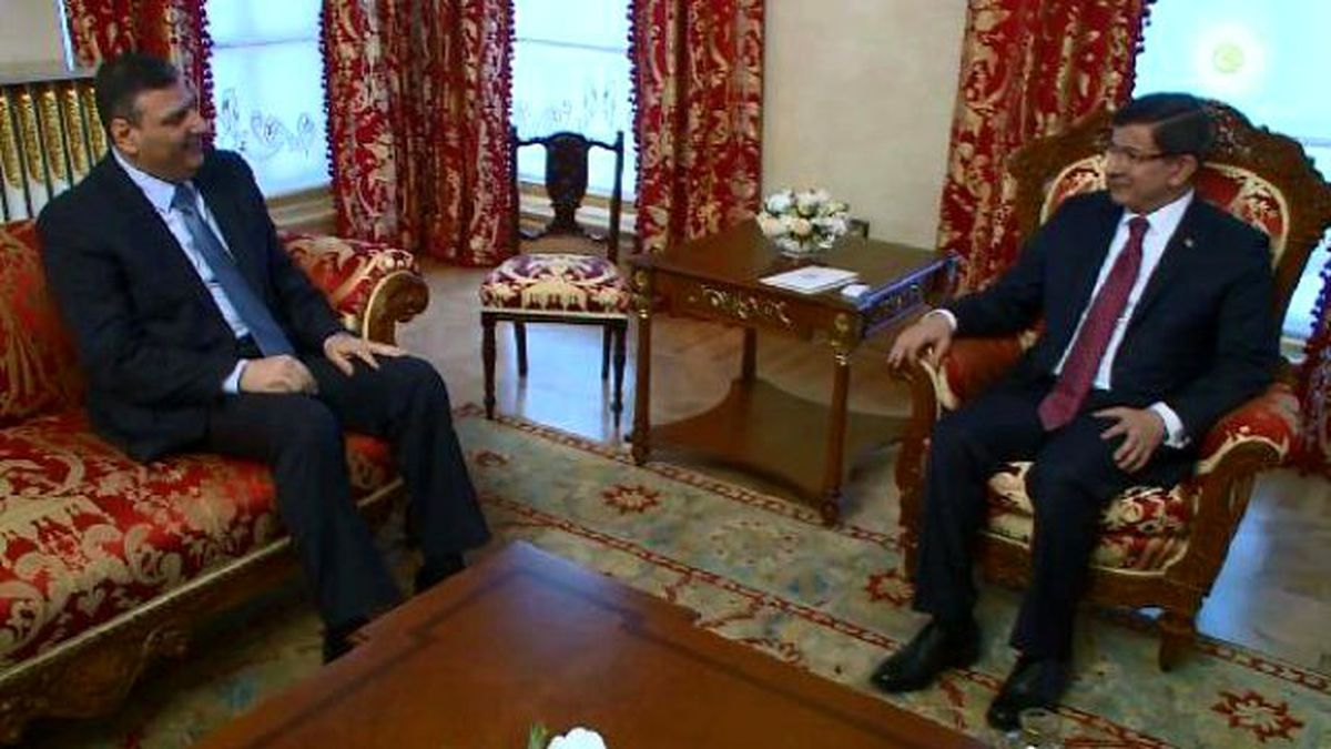 Davutoğlu, Halit Hoca ve Riyad Farid Al Hicab\'ı Kabul Etti