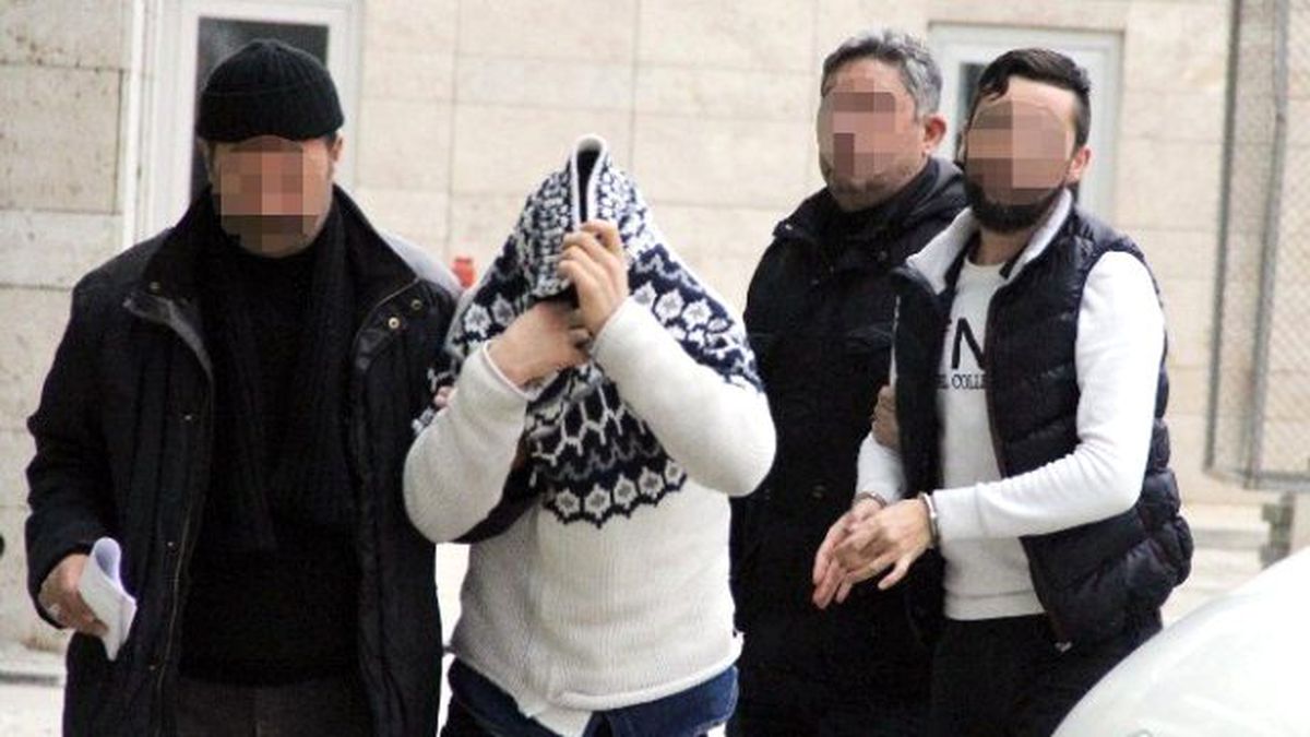 İstanbul\'dan Getirdikleri Uyuşturucuyu Satmak İsterken Yakalandılar