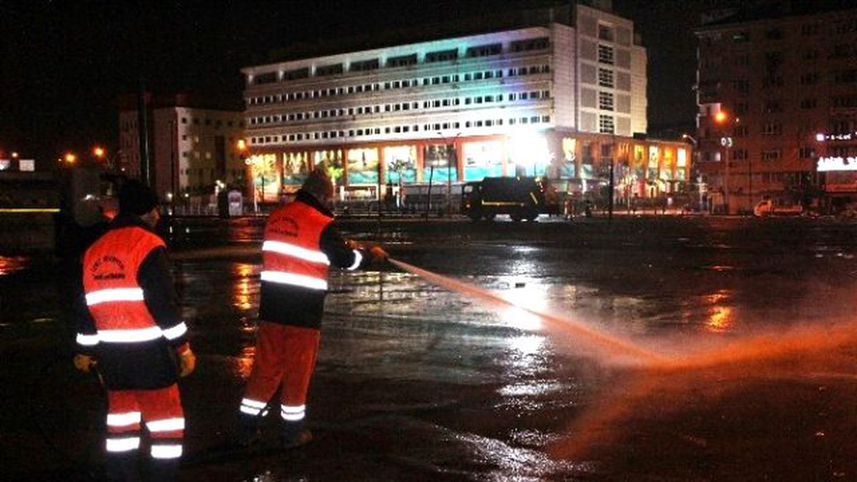 İzmit\'te Haftada 23 Semt Pazarı Yıkanıyor