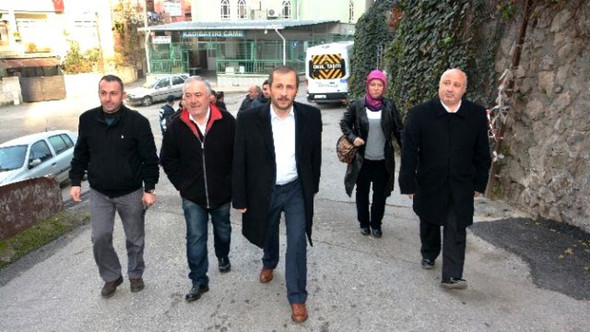 İzmit\'te Sokakta Belediyecilik Yapılıyor