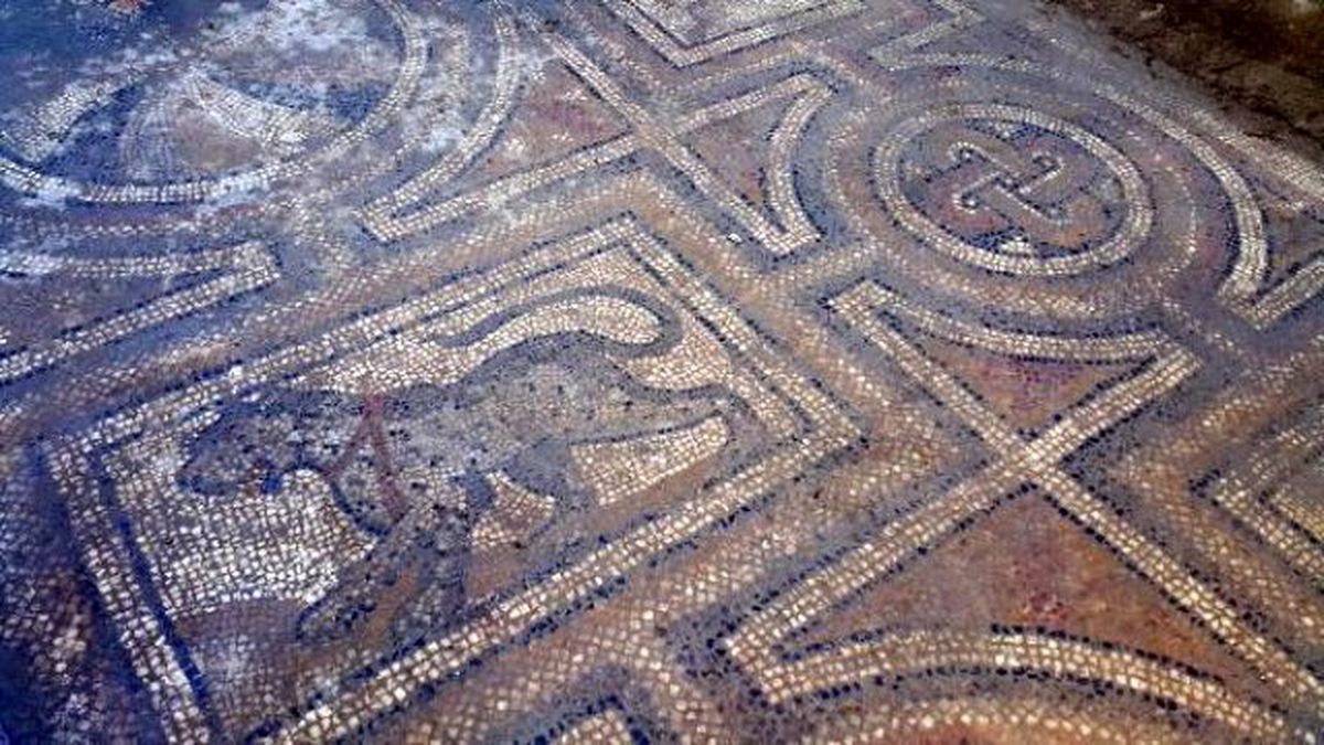 Kadirli'de Tarihi Hamam Kalıntıları ve Mozaik Bulundu