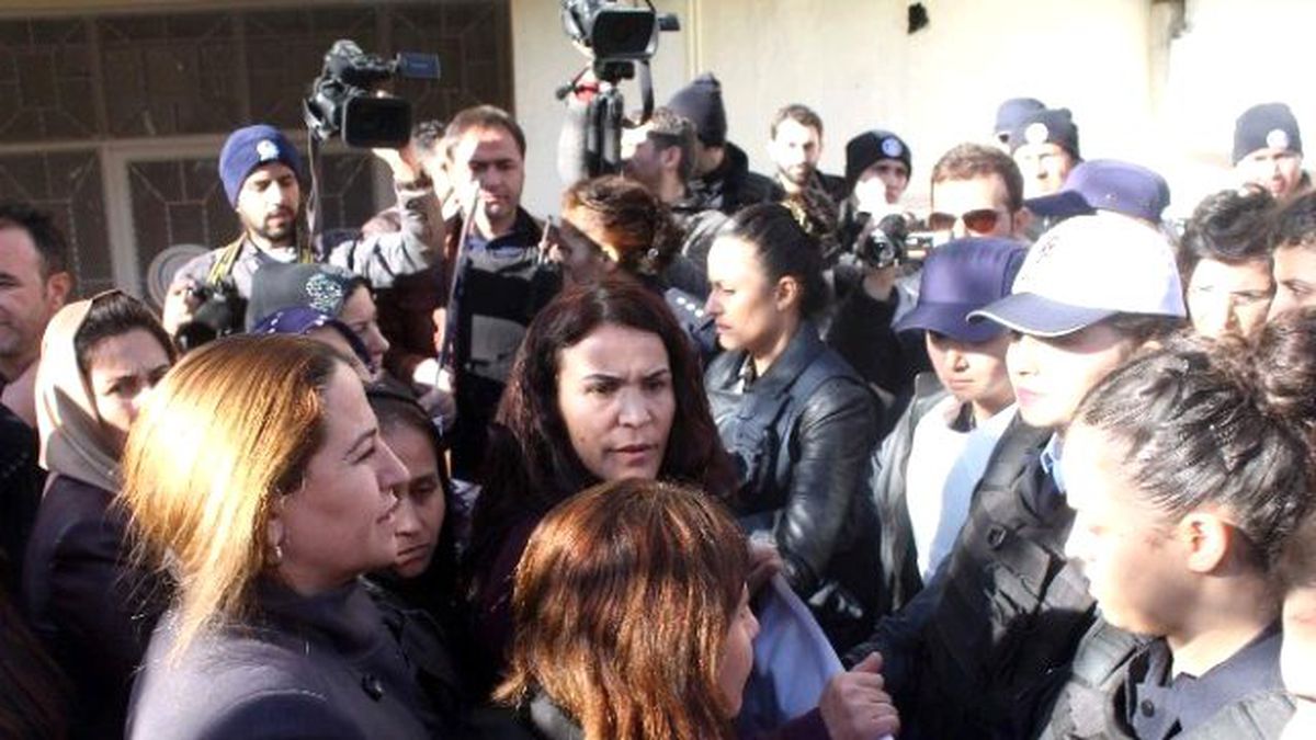 HDP'li Kadınlar Muhatap Çıkmayınca Yürümekten Vazgeçti