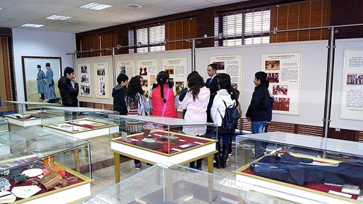 Öğrenciler İnönü Müzesi\'ni Gezdi