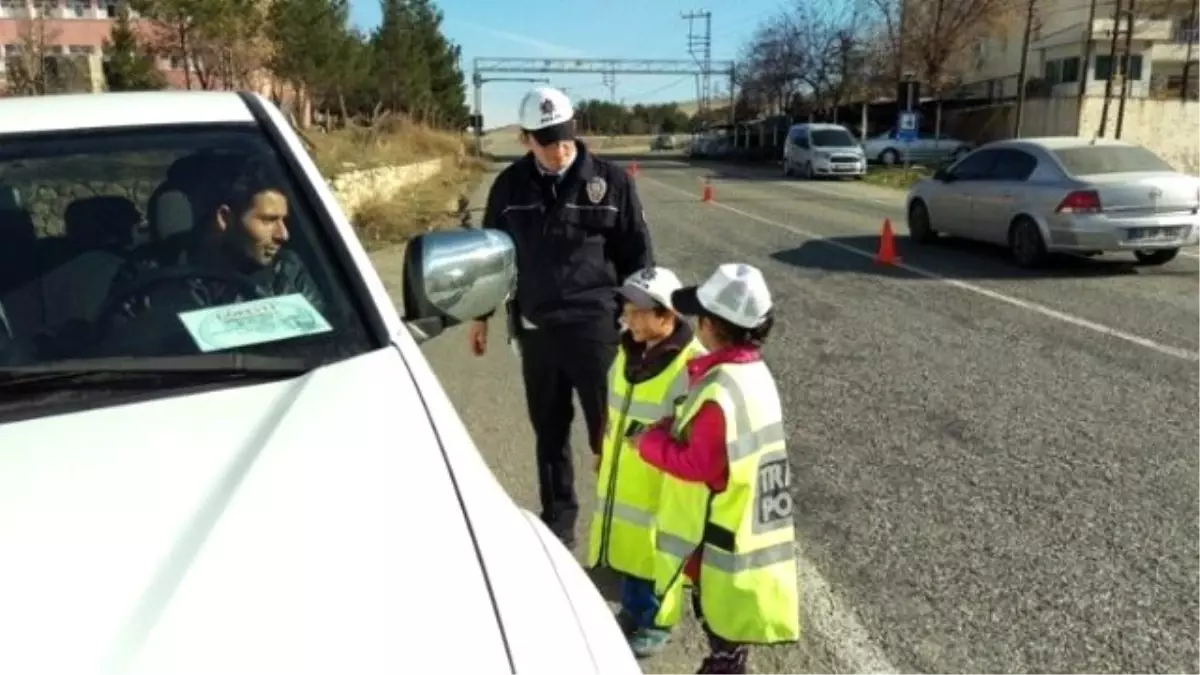 Öğrencilere Uygulamalı Trafik Eğitimi Verildi