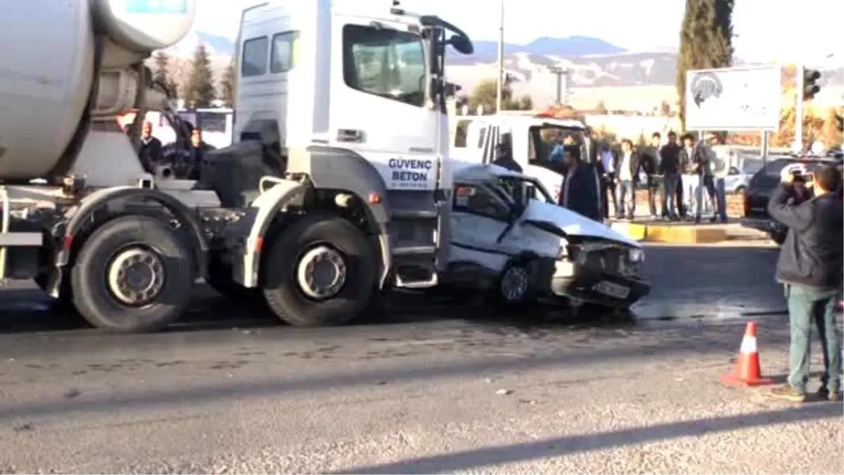 Trafik Kazası: 2 Yaralı