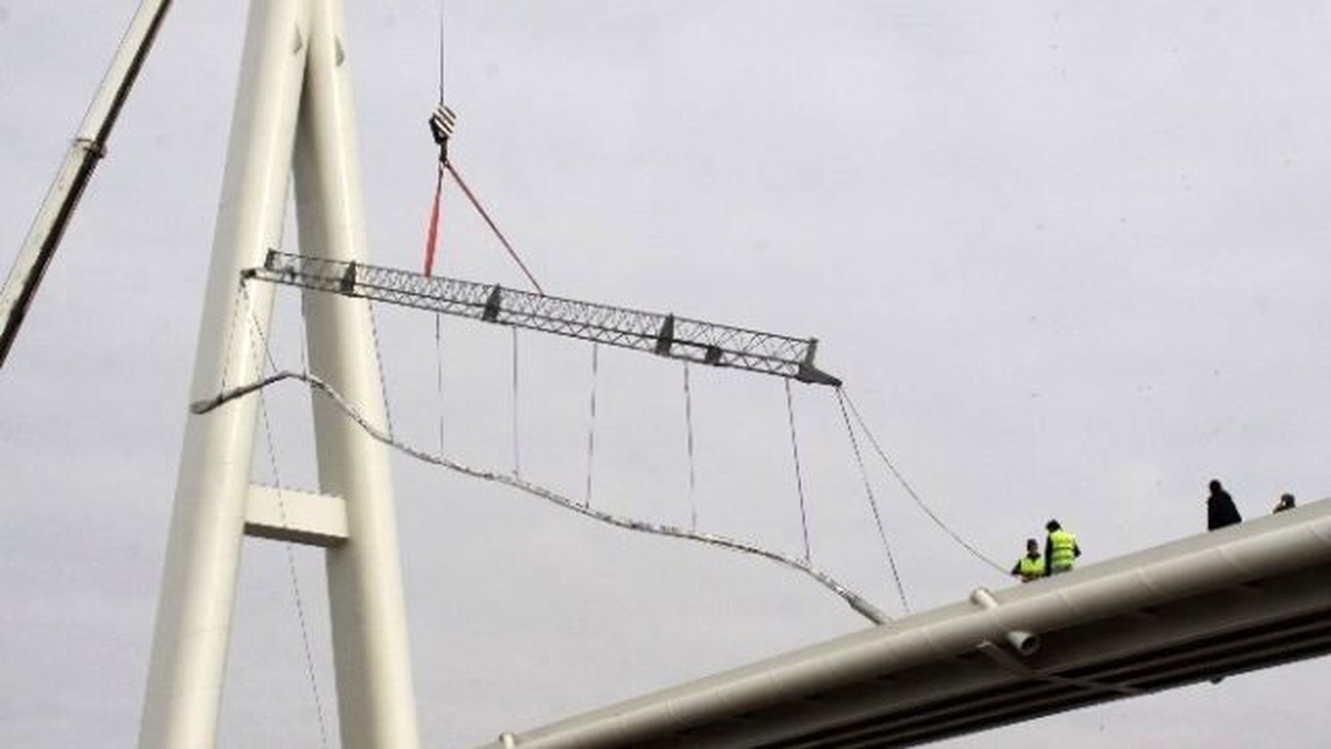 Yeni Valilik Köprüsü\'nde Halatlar Çekilmeye Başladı