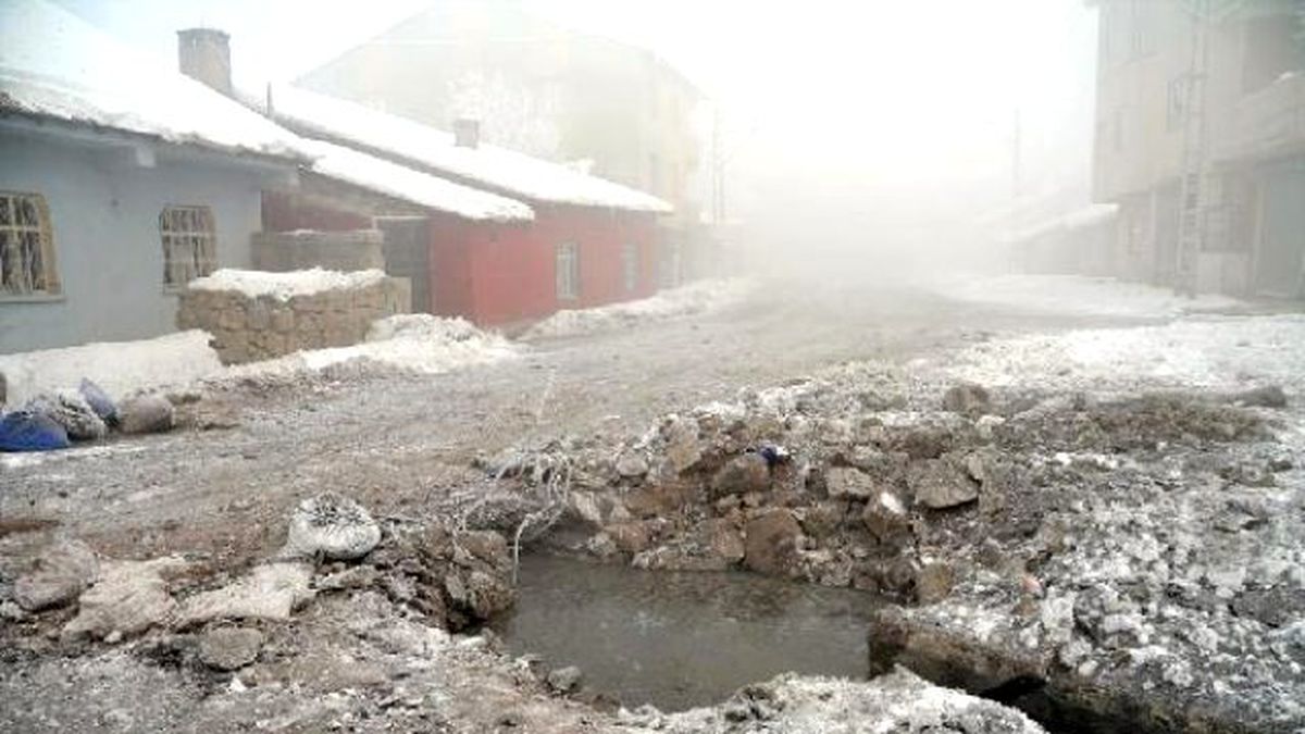 Yüksekova'da PKK'dan Polisin Zırhlı Aracına Bombalı Saldırı